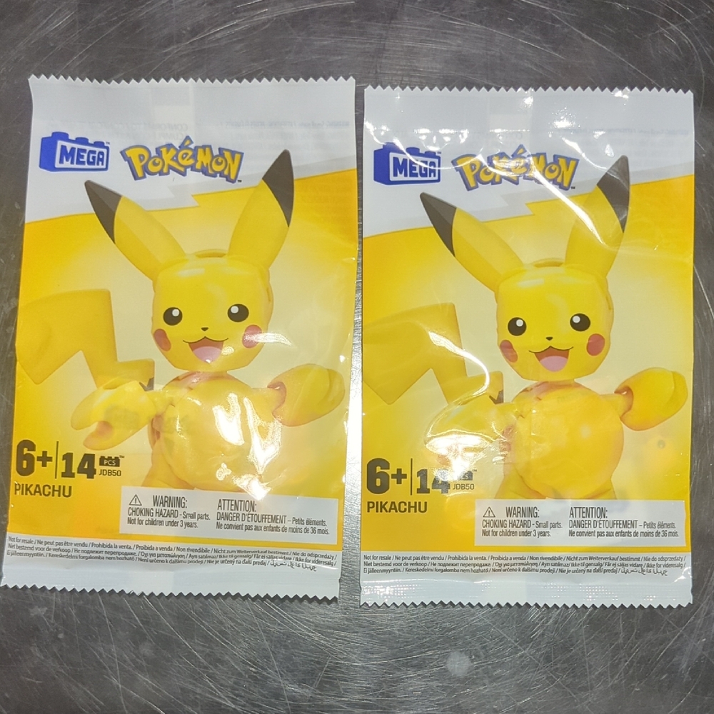 Mega Pokémon Pikachu Building Set - Yellow